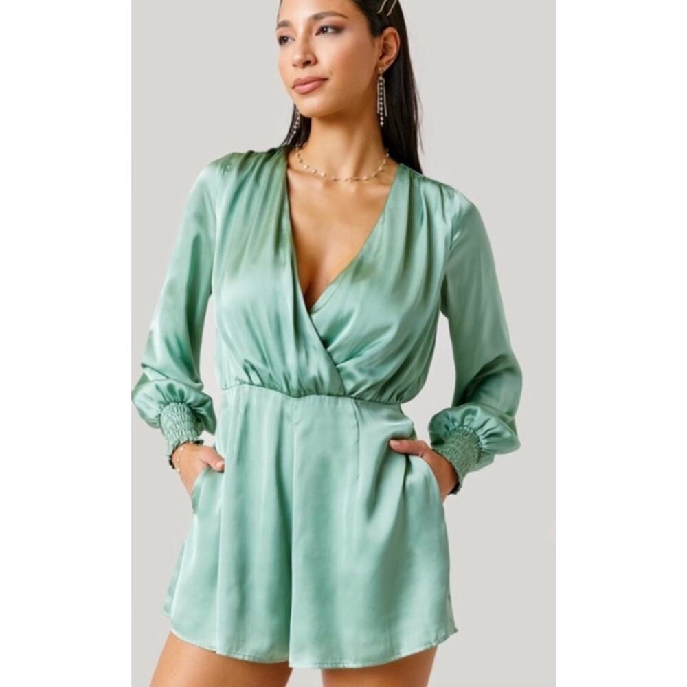 Francesca’s Satin Romper in Sage Green Size Small NWT Spring Party Graduation